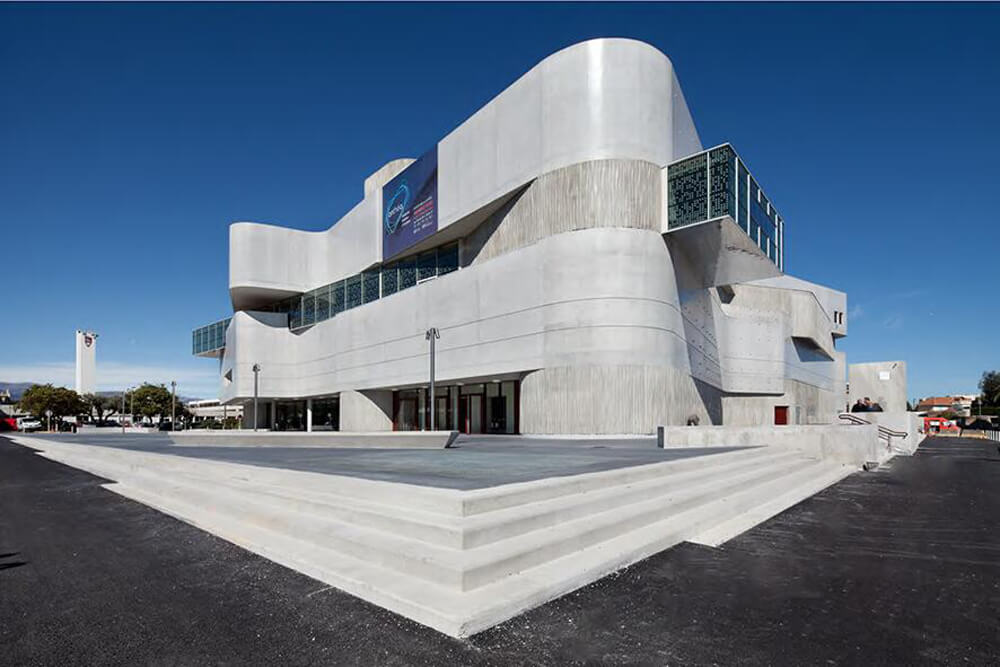 Salle de spectacles de 1200 places ANTHEA – Antibes (06) Salle de spectacles de 1200 places ANTHEA – Antibes (06)